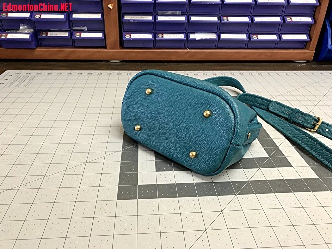 cross body bag 3.jpg