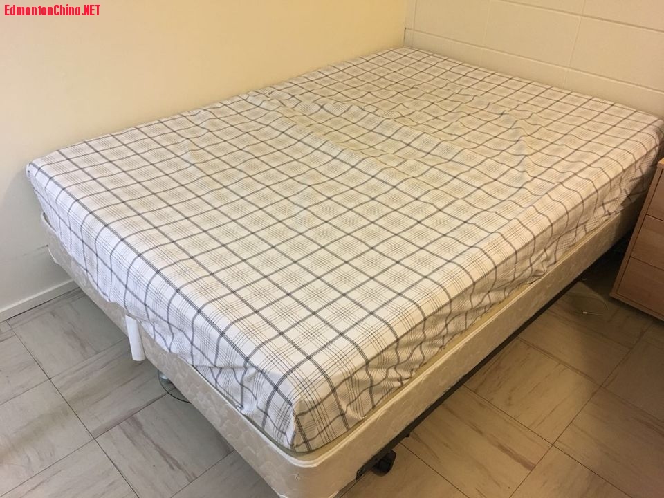 Full size bed